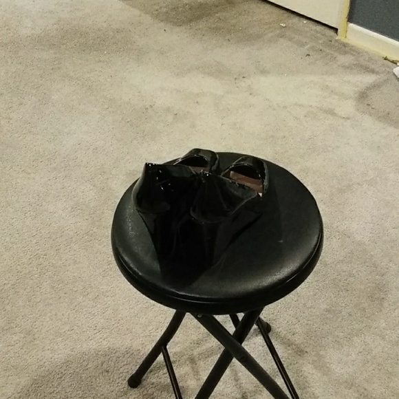 BCBG wedges - Picture 3 of 3